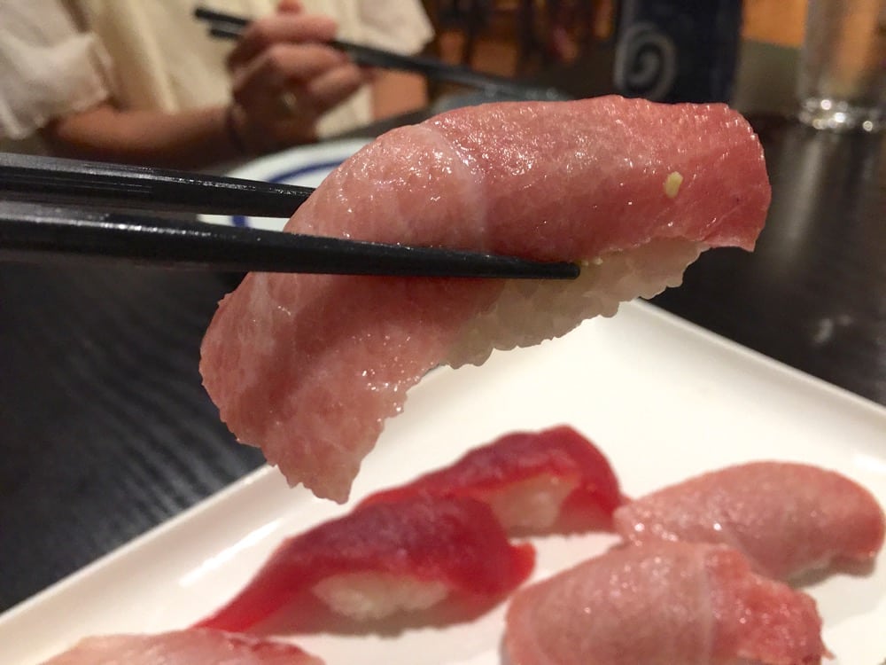 You are currently viewing 【穴場グルメ】空港近くの隠れ家寿司店「Mitch’s Fish Market & Sushi Bar」〜ハワイで極上の寿司体験を〜