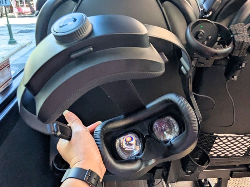 head-mounted display-for-VRbus