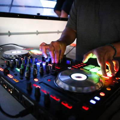 Live DJ on party cruise